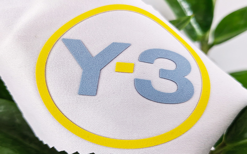 皮卡丘热转印烫标  立体服装硅胶烫标   闪粉商标logo定制