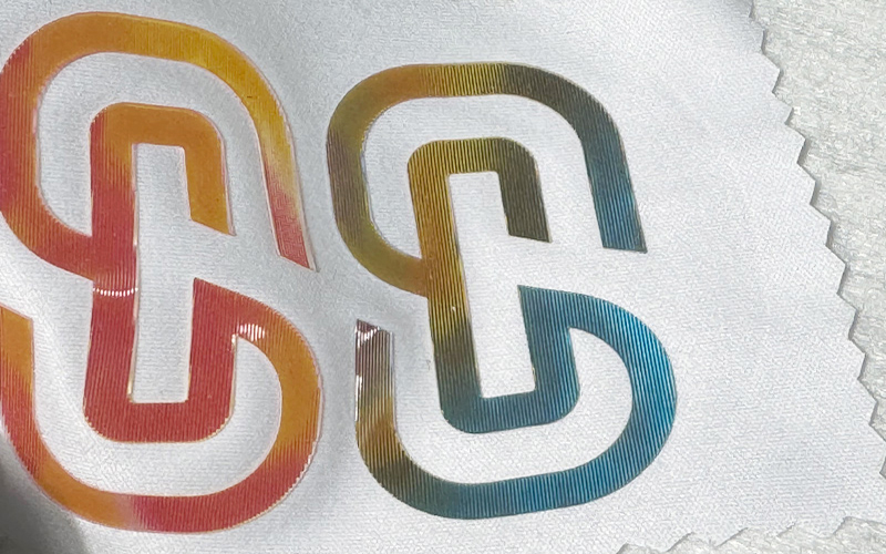 3D厚板硅胶热转印烫画  立体硅胶logo商标  多色幻彩热转印烫标